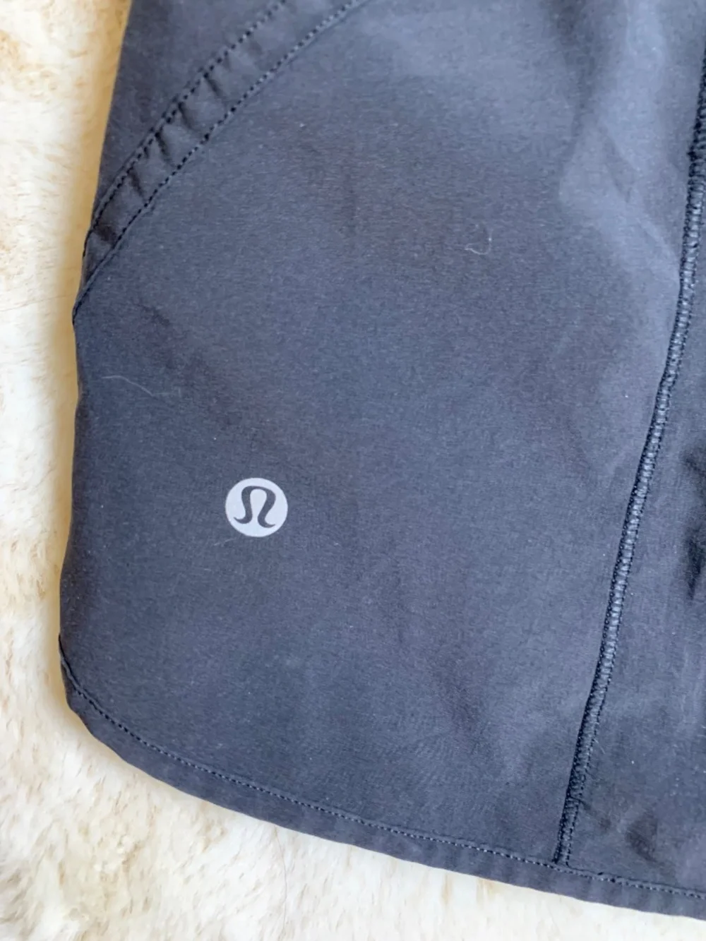 Lululemon black track shorts sz 8